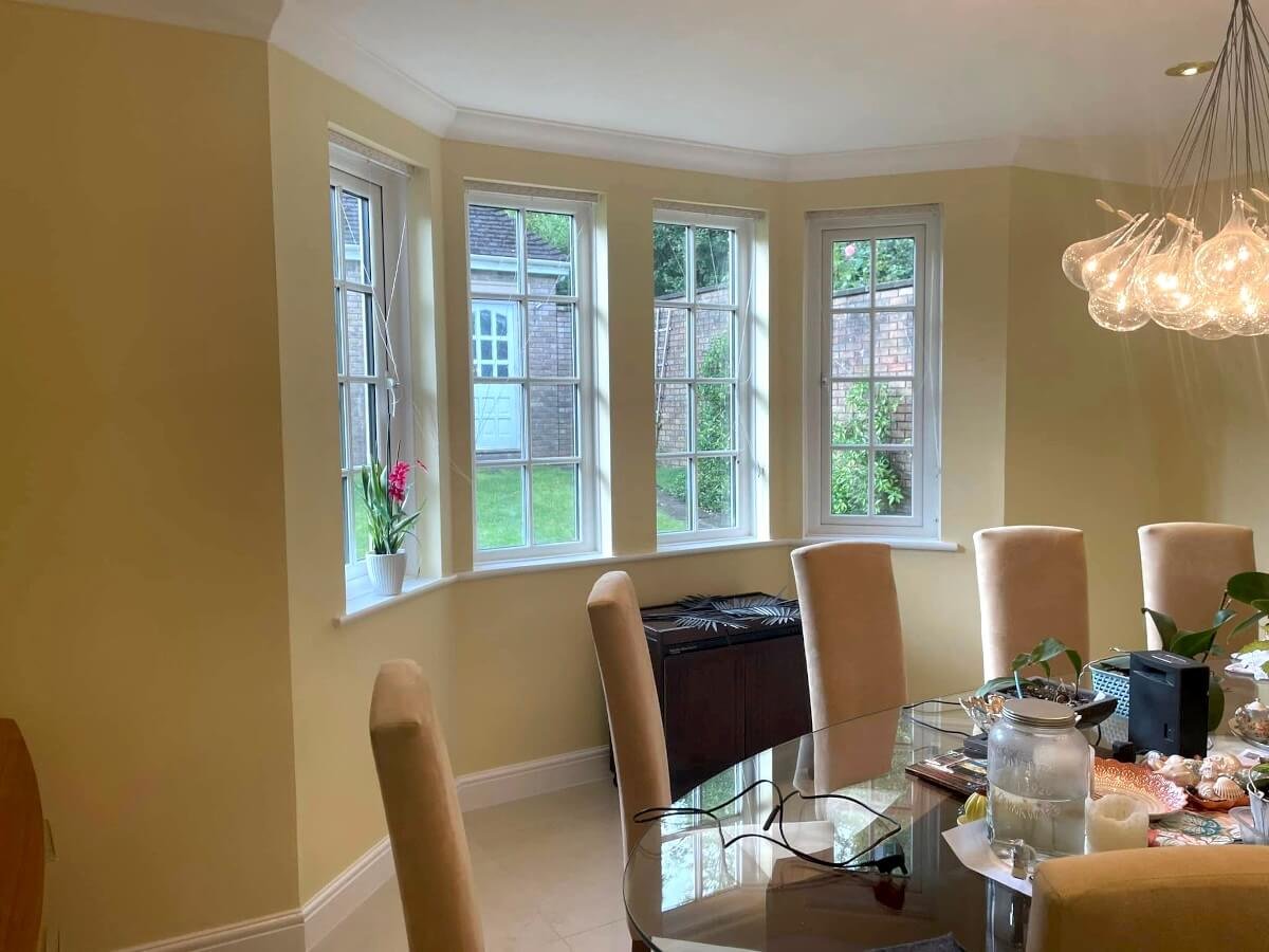 dining-room-cream-painted-walls-bay-windows-cardiff-primrose-decor Dining room with cream painted walls and bay windows in Cardiff period home by Primrose Decor