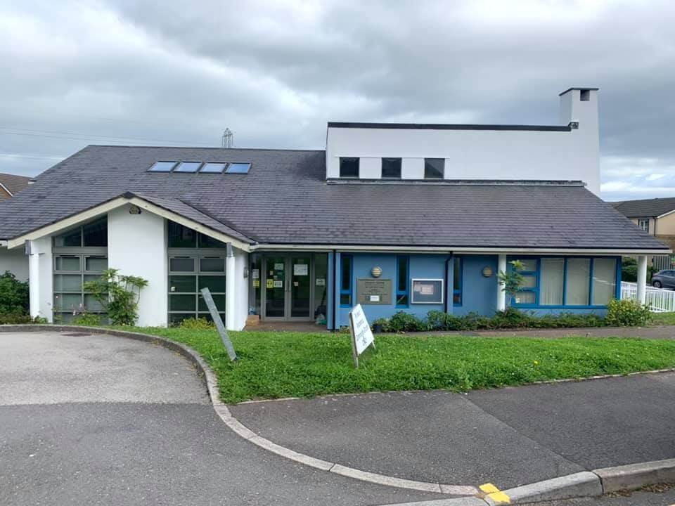 pontprennau-community-centre-building-painted-cardiff-primrose-decor Commercial building exterior painted in Cardiff by Primrose Decor, render and masonry finish