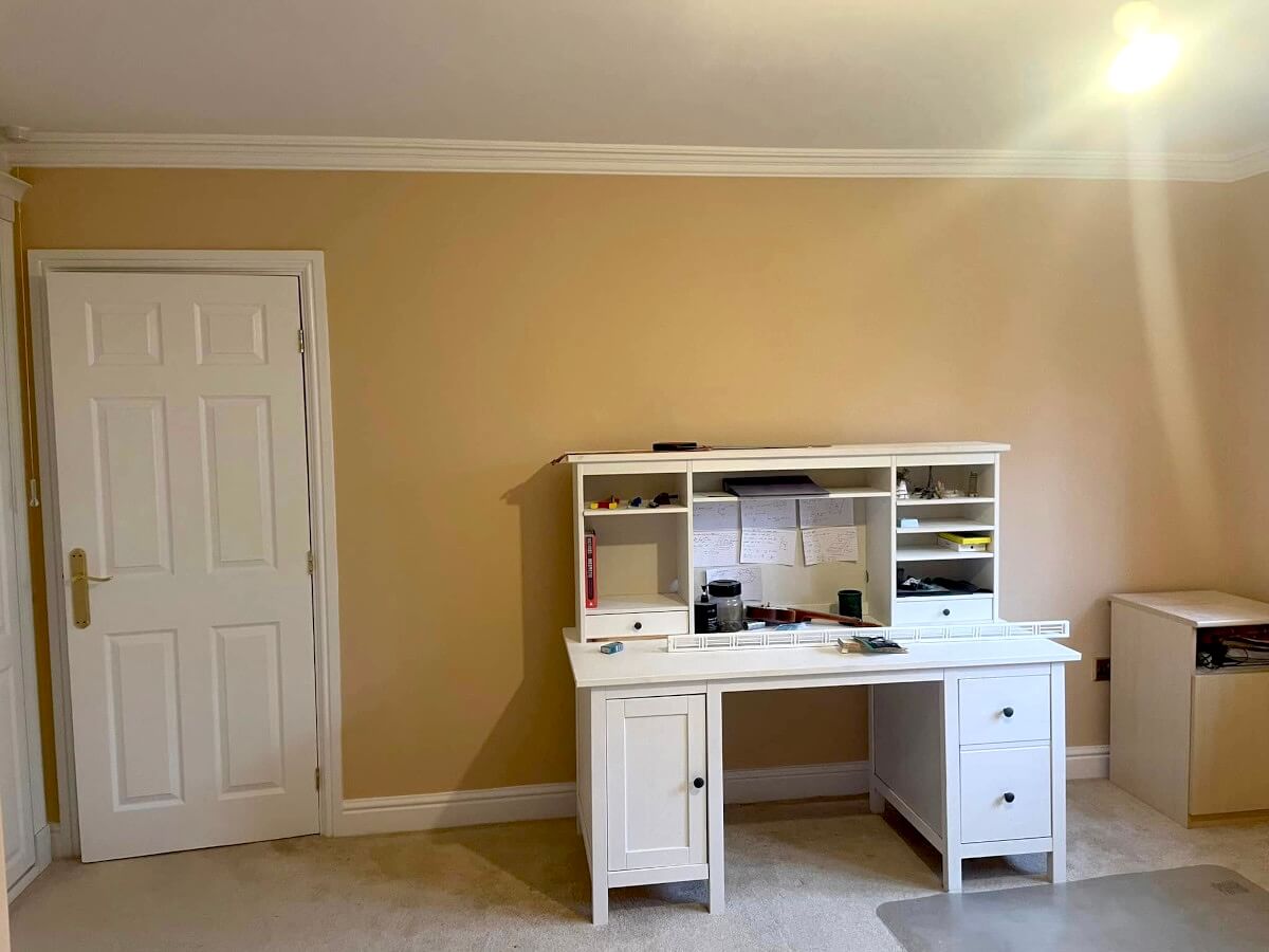 study-beige-painted-walls-white-desk-furniture-cardiff-primrose-decor Study with beige painted walls and a white desk in Cardiff